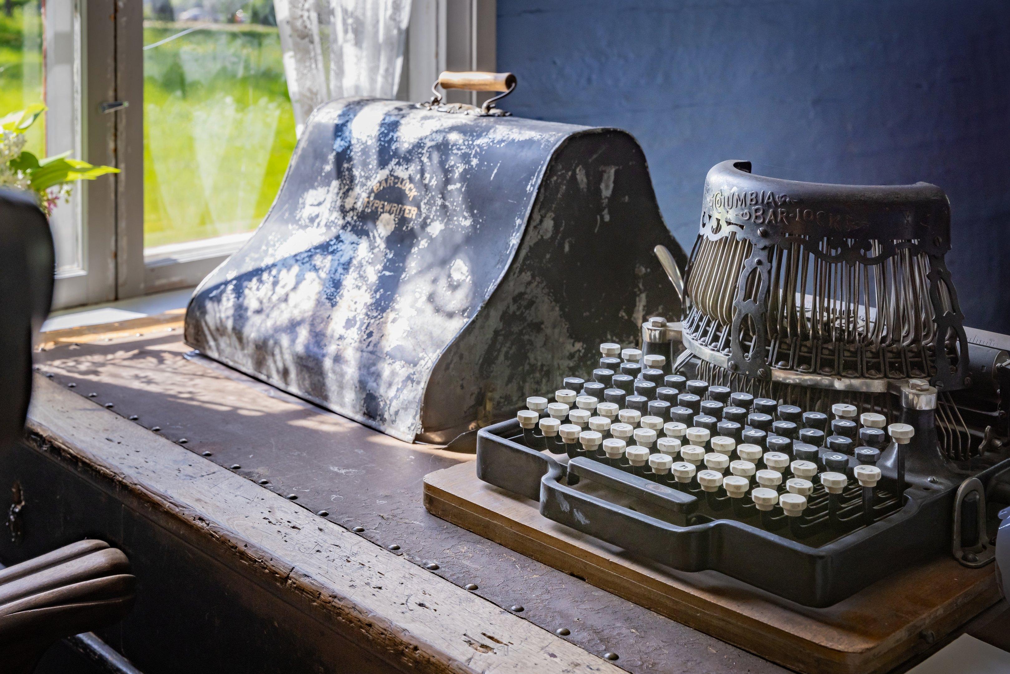 vanha kirjoituskone