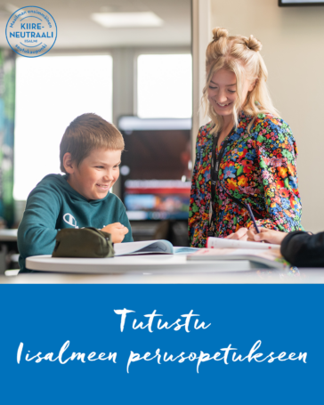 Naispuolinen opettaja auttaa nuorta poikaa koulutehtävissään - ympäristönä toimii kouluympäristö. Alla teksti "Tutustu Iisalmen perusopetukseen".